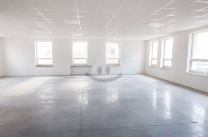 Commercial and warehouse space, /144m2/, Žilina - Bytčica